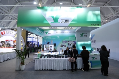 天雁电子携多款计算器产品亮相第82届中国教育装备展示会